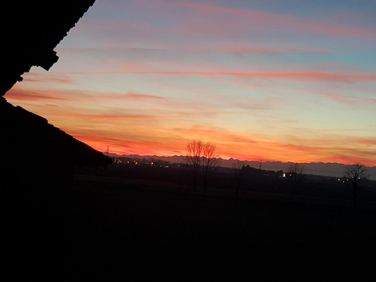 Az.Agr.Cascina Moretta Momo Exteriör bild
